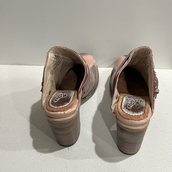 Freebird Beetle Leather Patchwork Clogs 9W - Picture 3 of 6